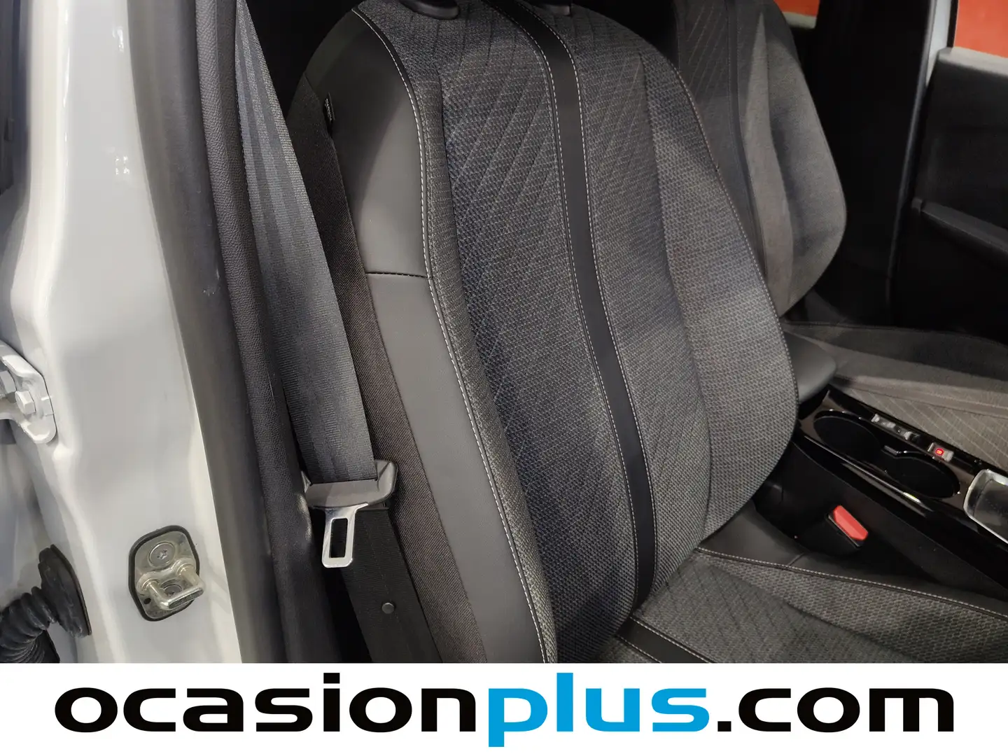 Foto Peugeot 208 Peugeot 208 PureTech 100 Allure (100 CV)