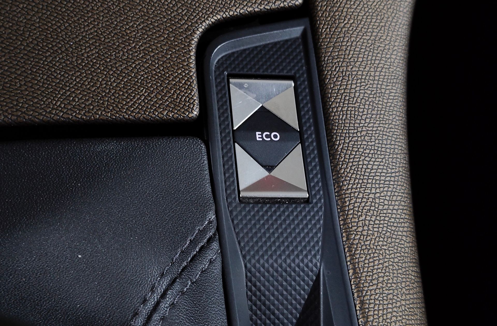 DS 7 Crossback BlueHDi 130 Be Chic - foto 10
