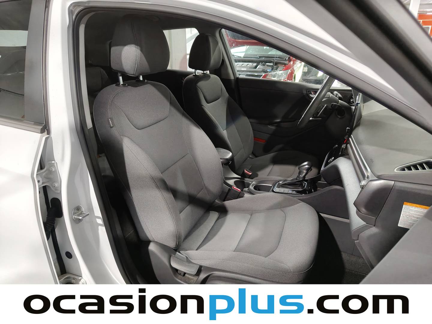 Foto Hyundai IONIQ Hyundai Ioniq 1.6 GDI HEV Tecno DCT (141 CV)