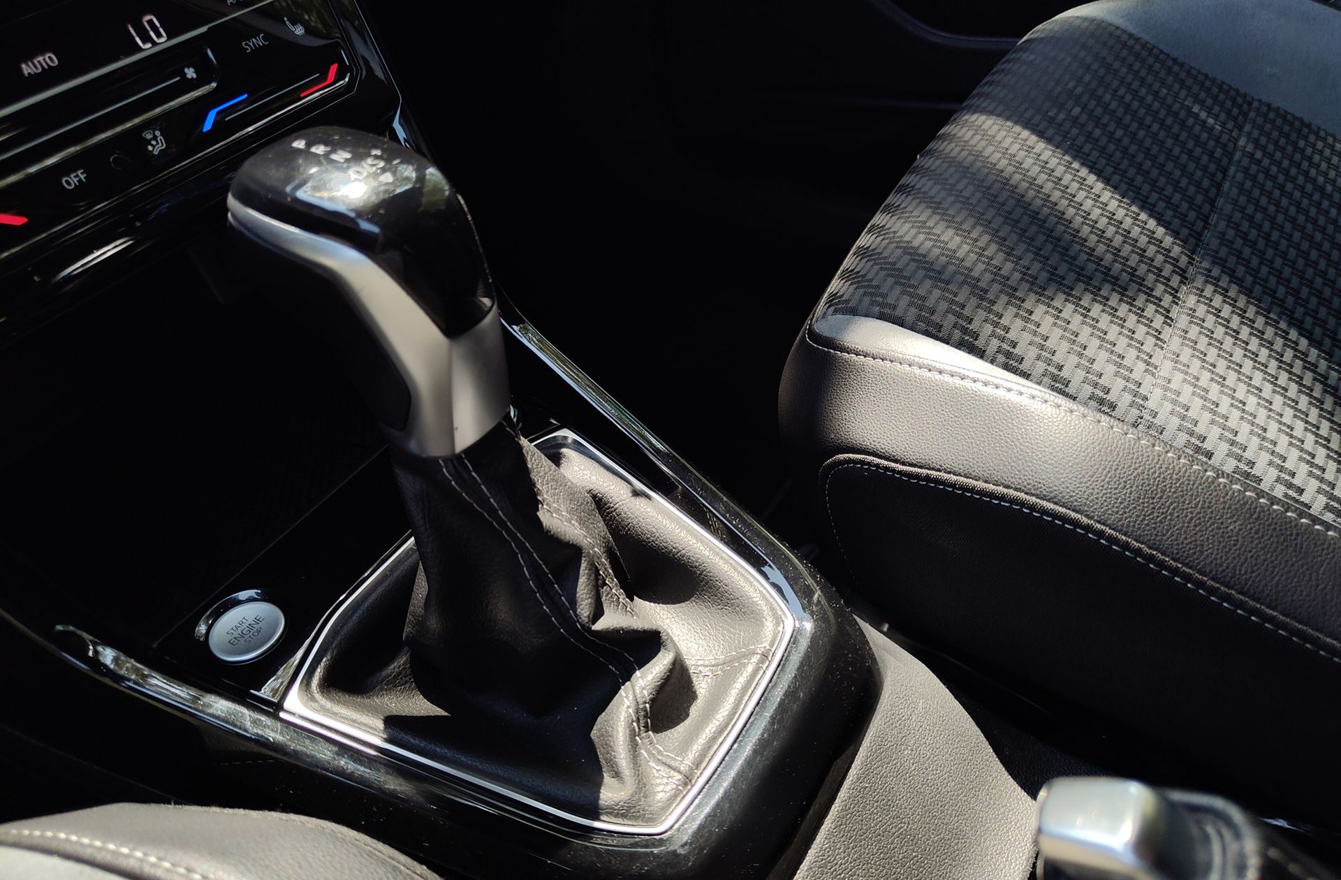 Volkswagen T-Cross Sport 1.5 TSI DSG Pack R-Line - foto 5