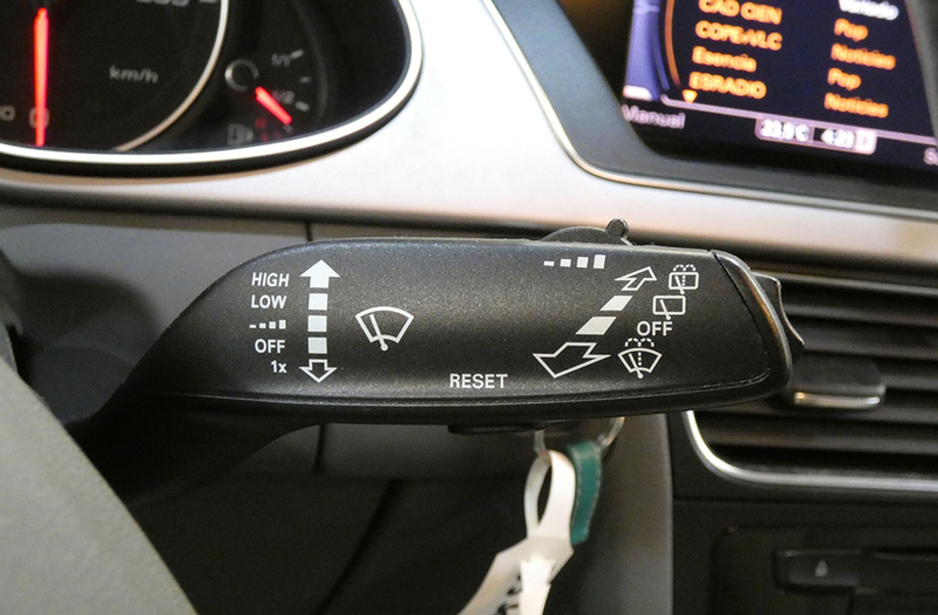 Audi A4 Avant 2.0 TDI multitronic - foto 24