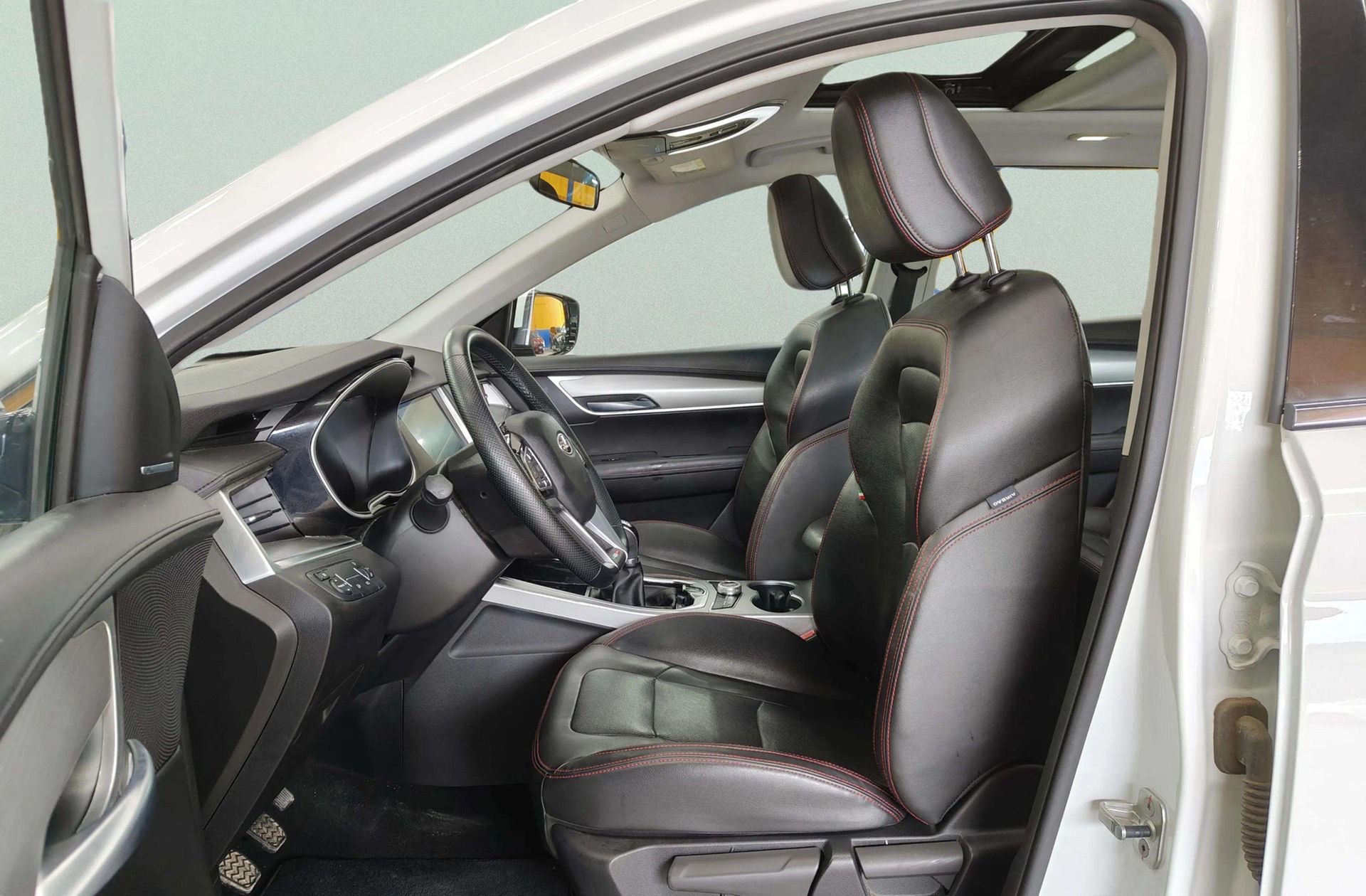 SWM G01 1.5T Luxury - foto 11