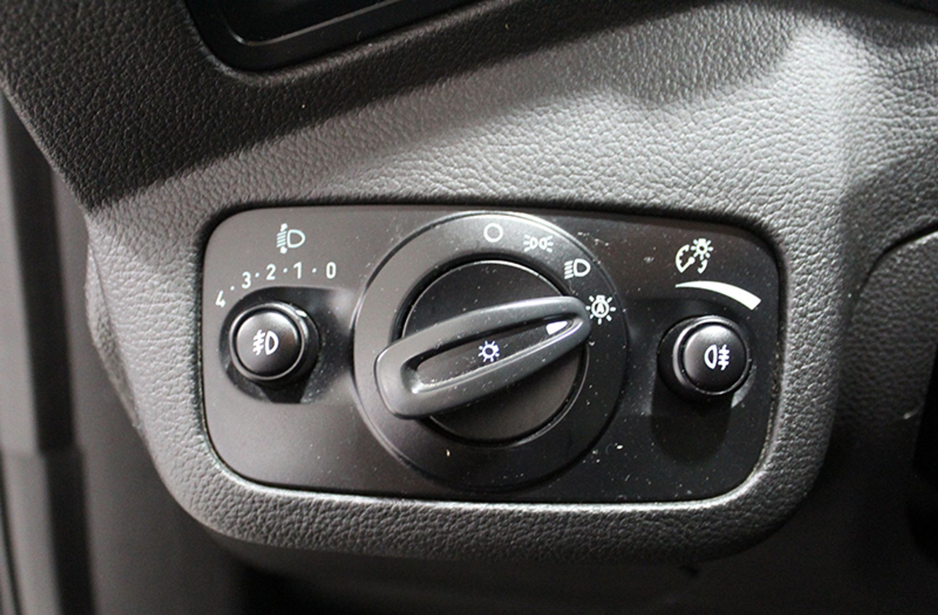 Ford Grand C-Max 1.0 EcoBoost Trend+ 7 plazas - foto 23
