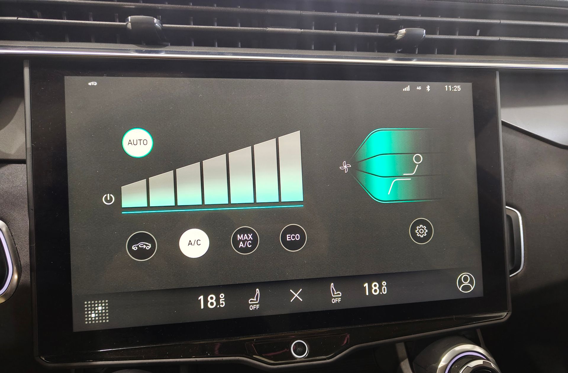 Lynk & Co 01 1.5 PHEV - foto 40
