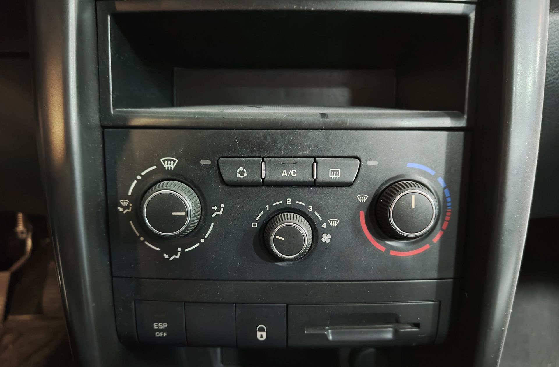 Peugeot 207 1.4 VTi 16v Confort - foto 17
