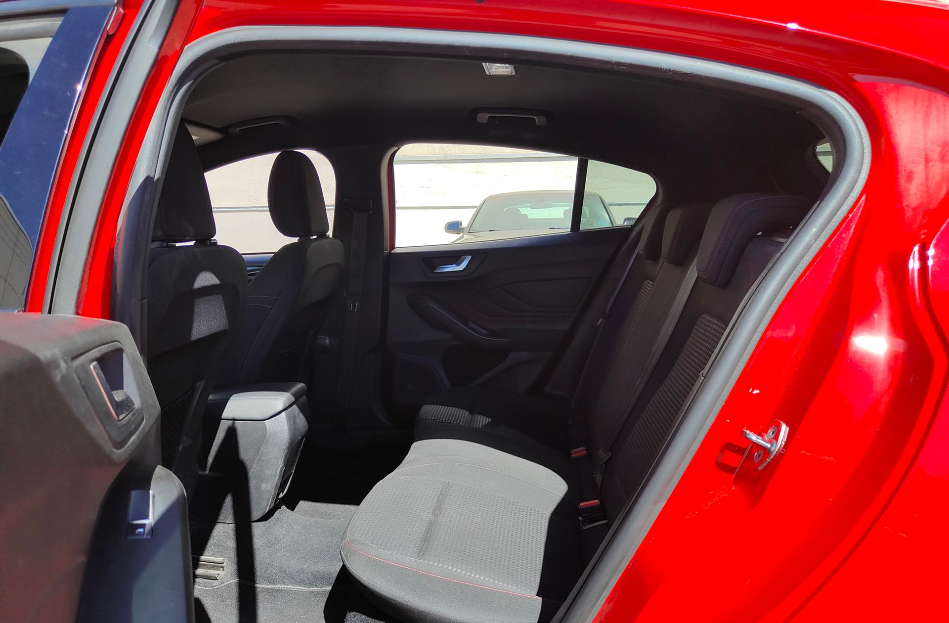 Ford Focus 1.0 EcoBoost ST-Line - foto 13