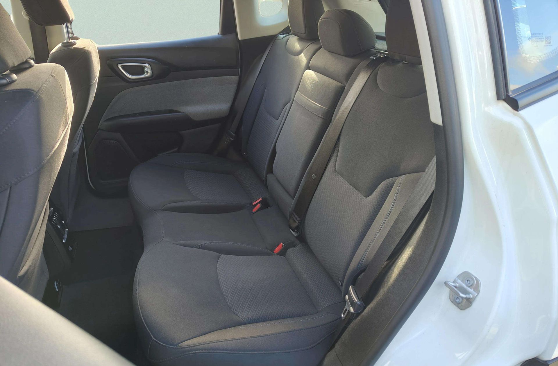 Jeep Compass 1.5 MHEV eHybrid Longitude DCT - foto 11
