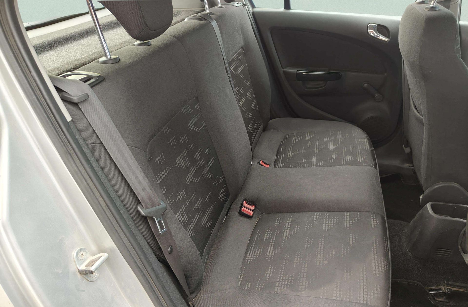 Opel Corsa 1.3 CDTi Expression - foto 13