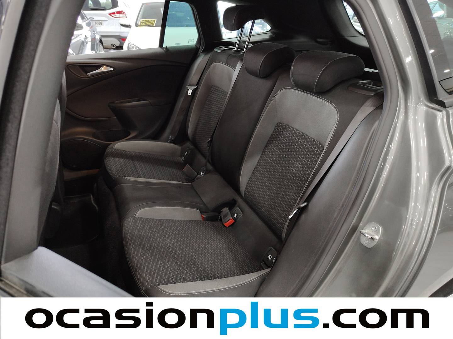 Foto asientos traseros Opel Astra Opel Astra 1.4T SHT S/S Business Elegance CVT (145 CV)