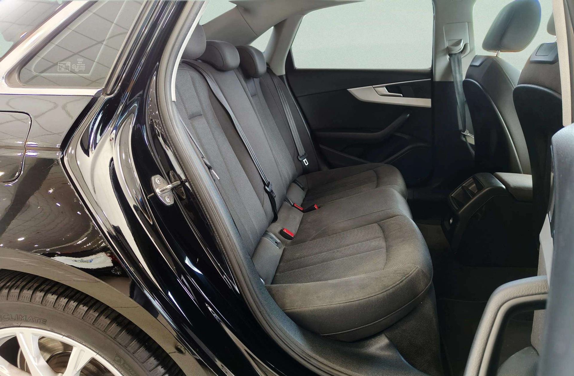 Audi A4 Advanced 35 TFSI S tronic - foto 17
