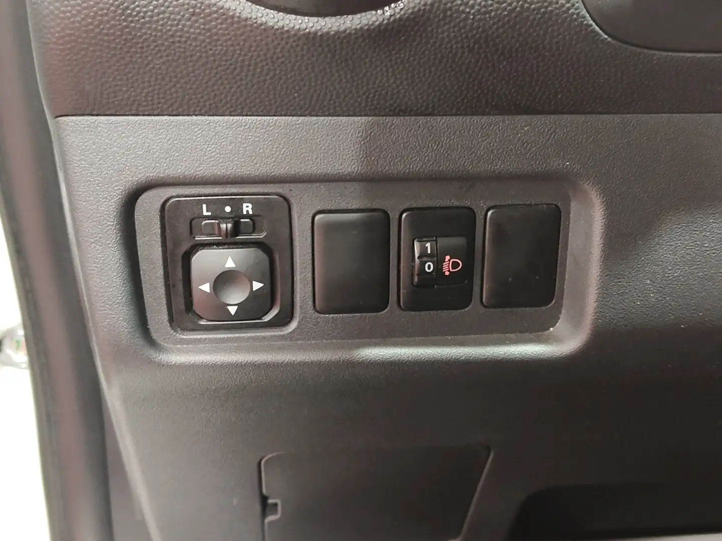 Foto Mitsubishi Space Star Mitsubishi Space Star 120 MPI Kaiteki (71 CV)