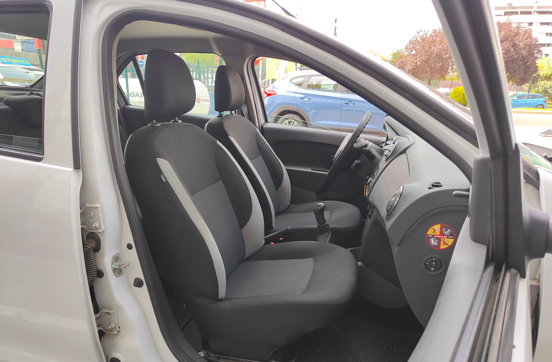 Dacia Logan 1.2 Ambiance - foto 14