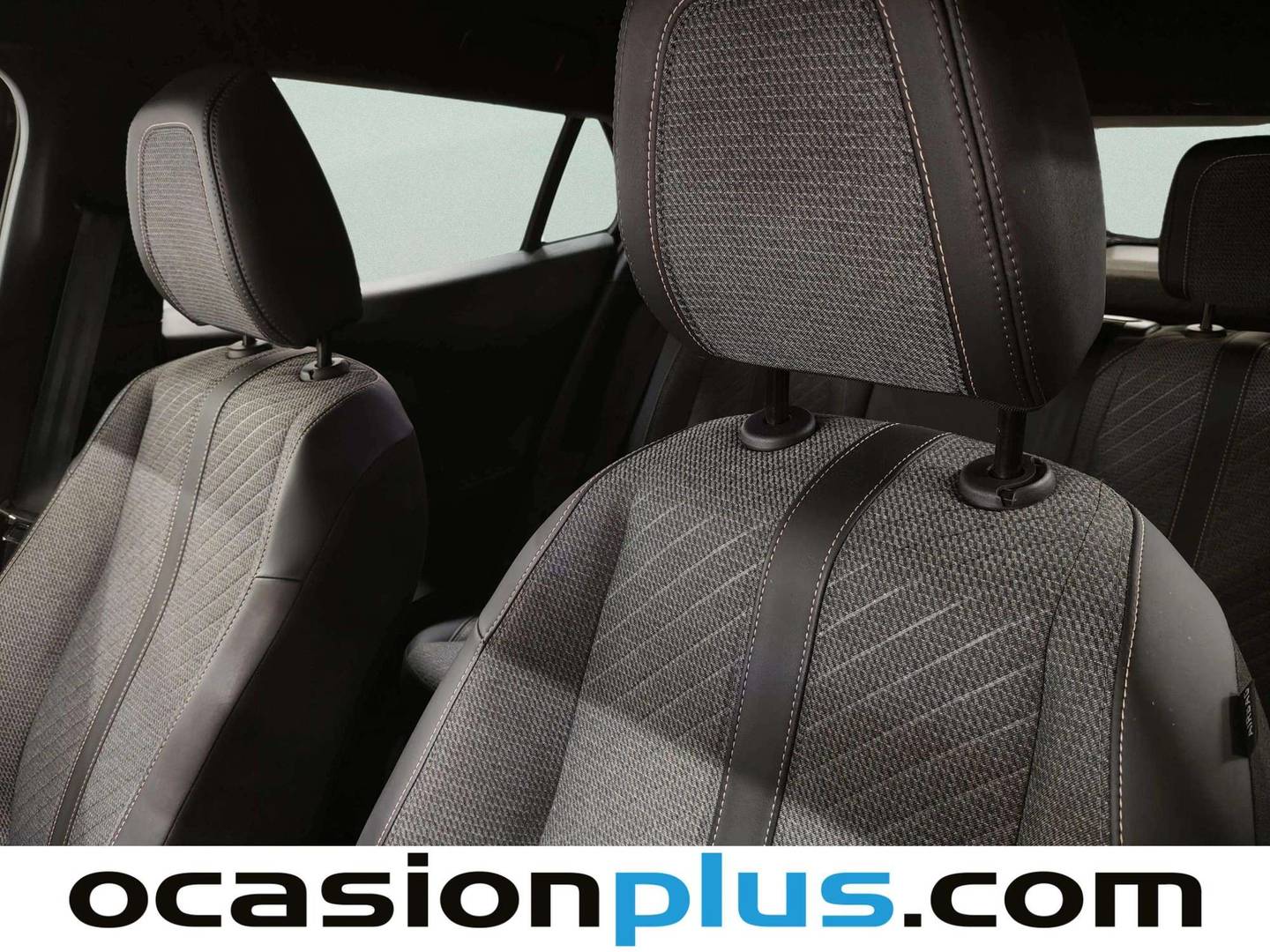 Peugeot 2008 Peugeot 2008 Allure Hybrid eDCS6 (145 CV) seminuevo