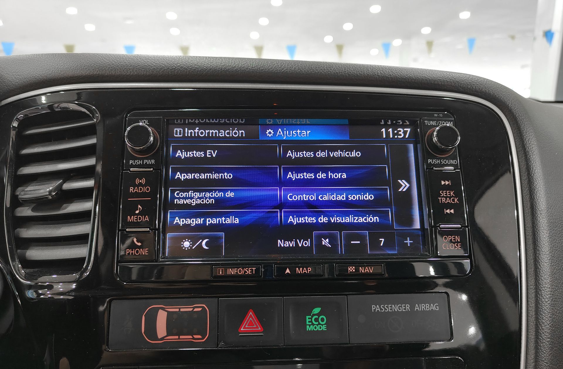 Mitsubishi Outlander 2.0 PHEV Kaiteki 4WD - foto 34