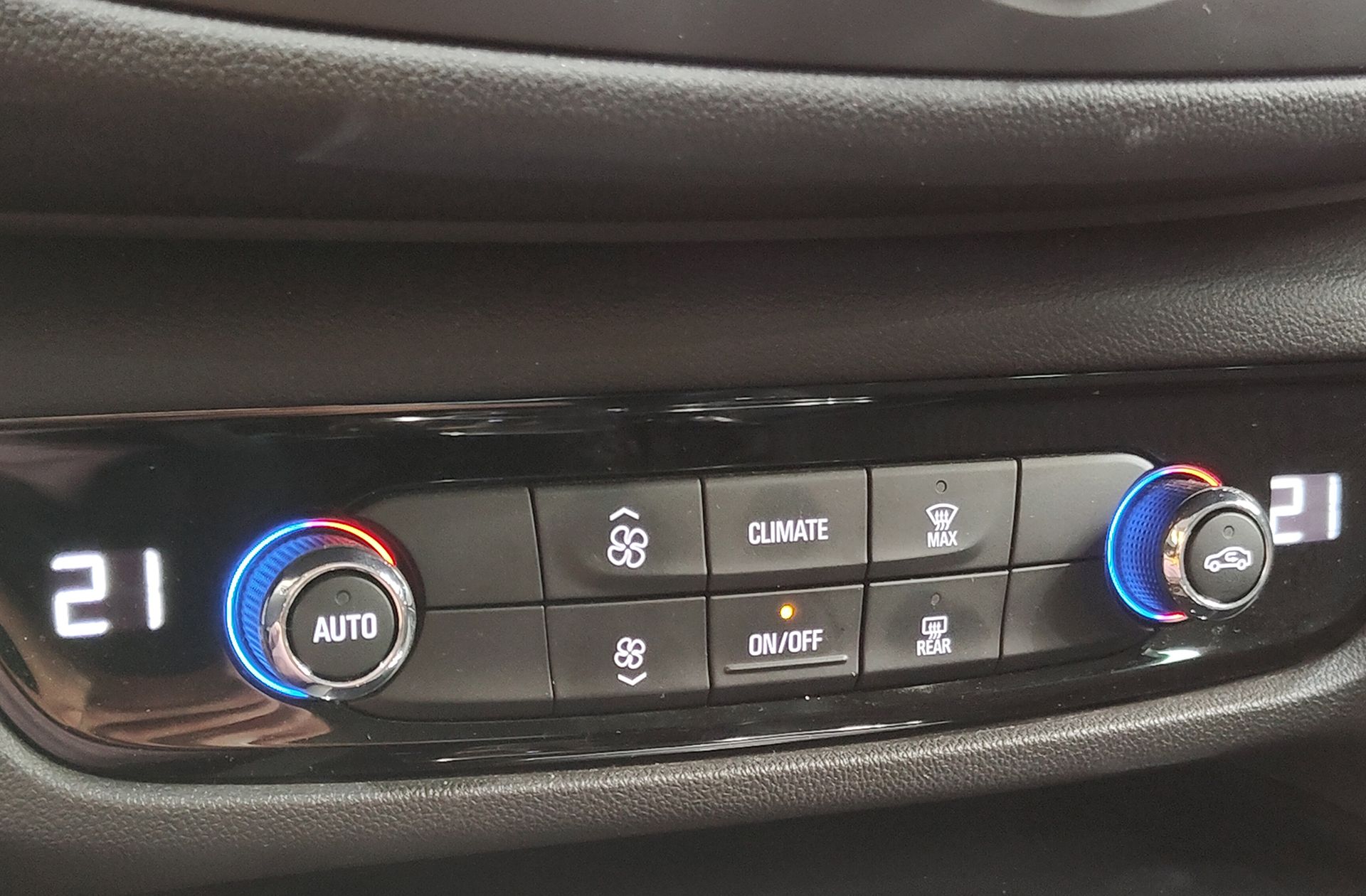 Opel Insignia GS 1.5 Turbo XFT Innovation - foto 35