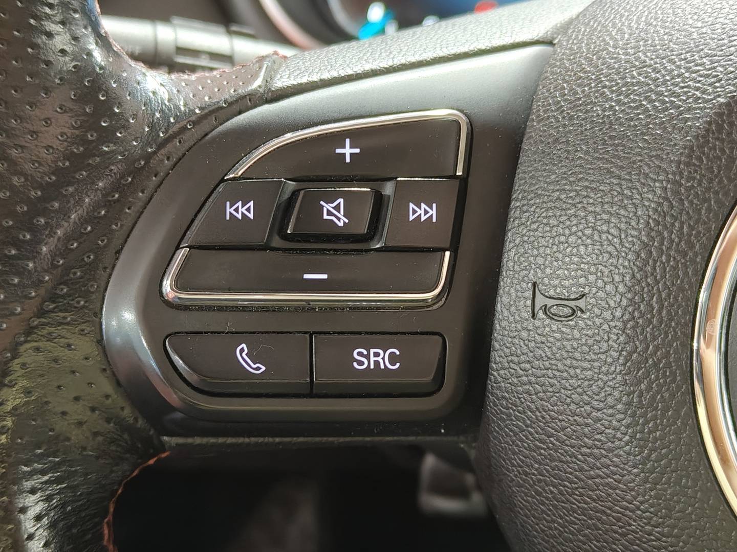 Foto MG HS MG HS 1.5 Turbo GDI Luxury DCT (162 CV)