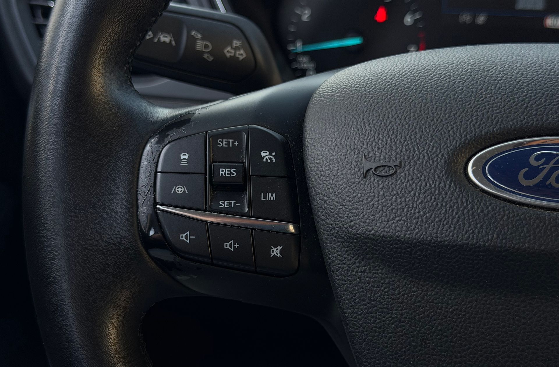 Ford Focus 1.0 EcoBoost MHEV Active - foto 27
