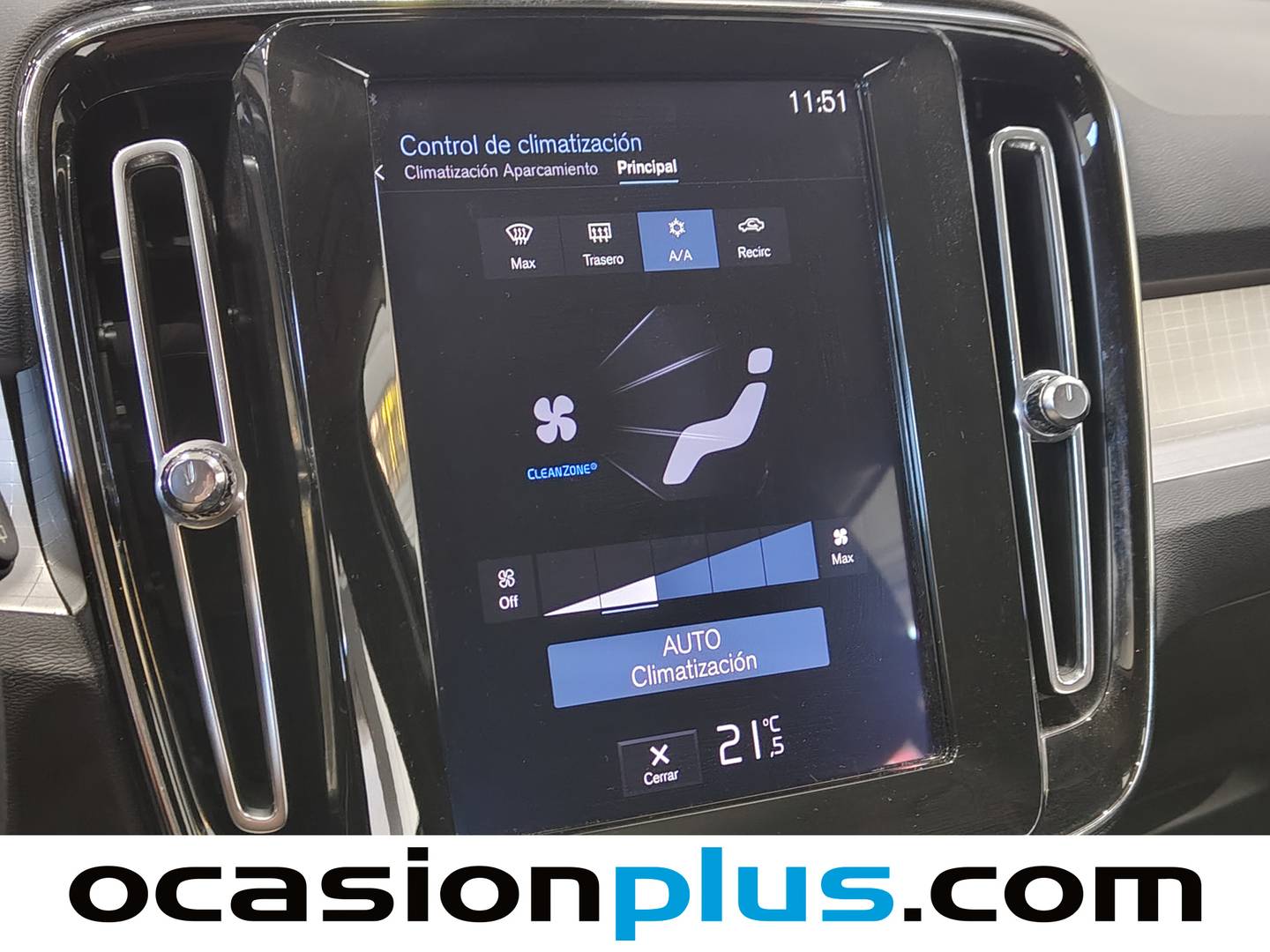 Foto Volvo XC40 Volvo XC40 T4 Momentum Auto (190 CV)