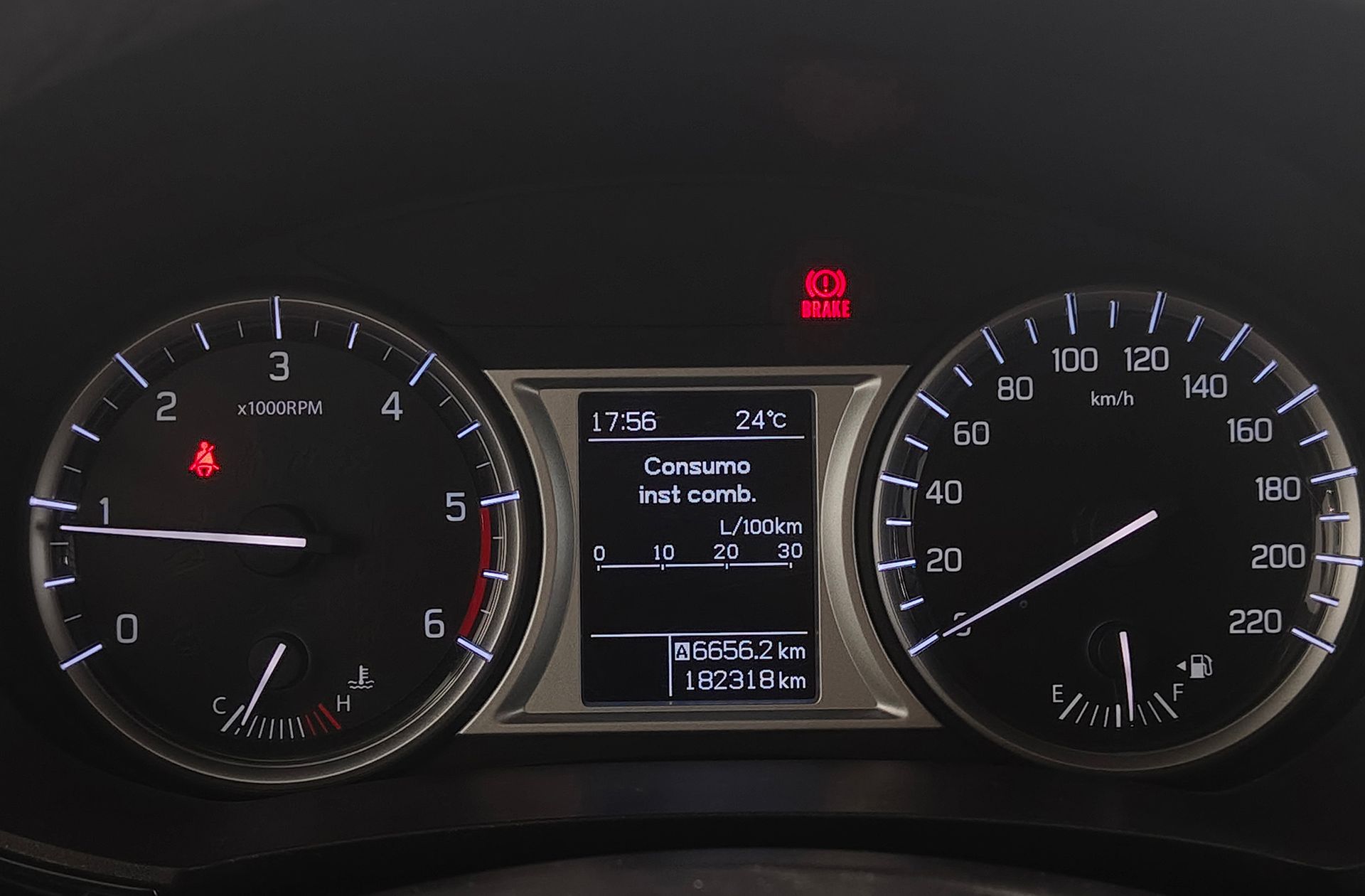 Suzuki Vitara 1.6 Ddis GLE - foto 22