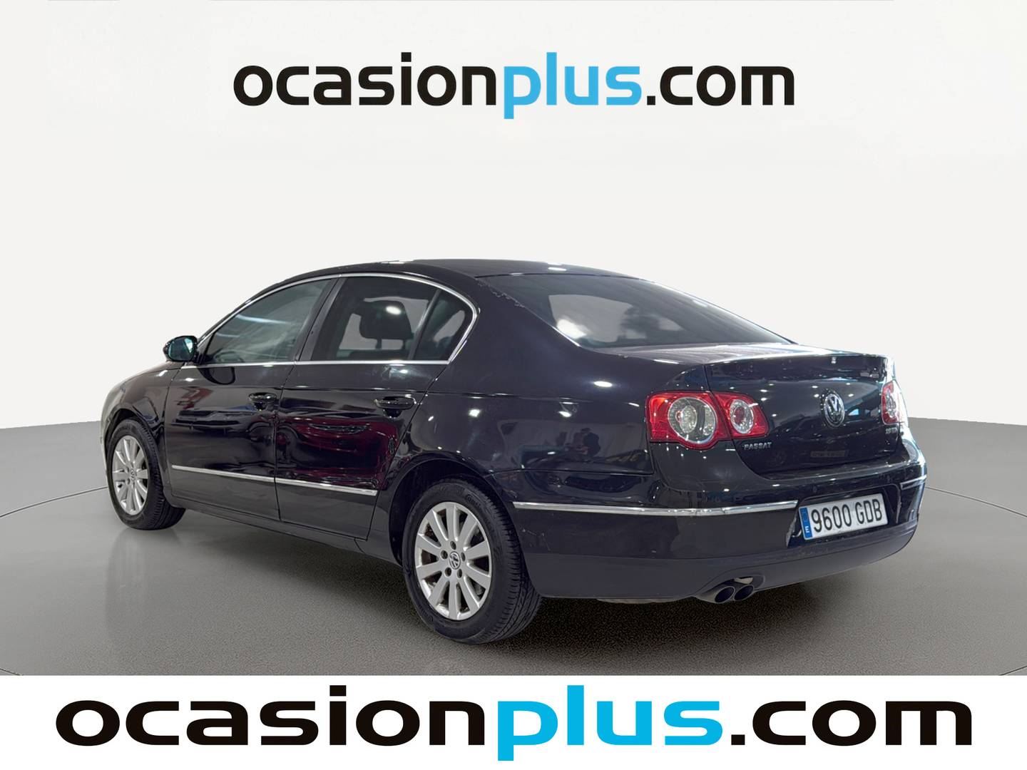Foto trasera Volkswagen Passat Volkswagen Passat Advance 2.0 TDI DPF (140 CV) derecha