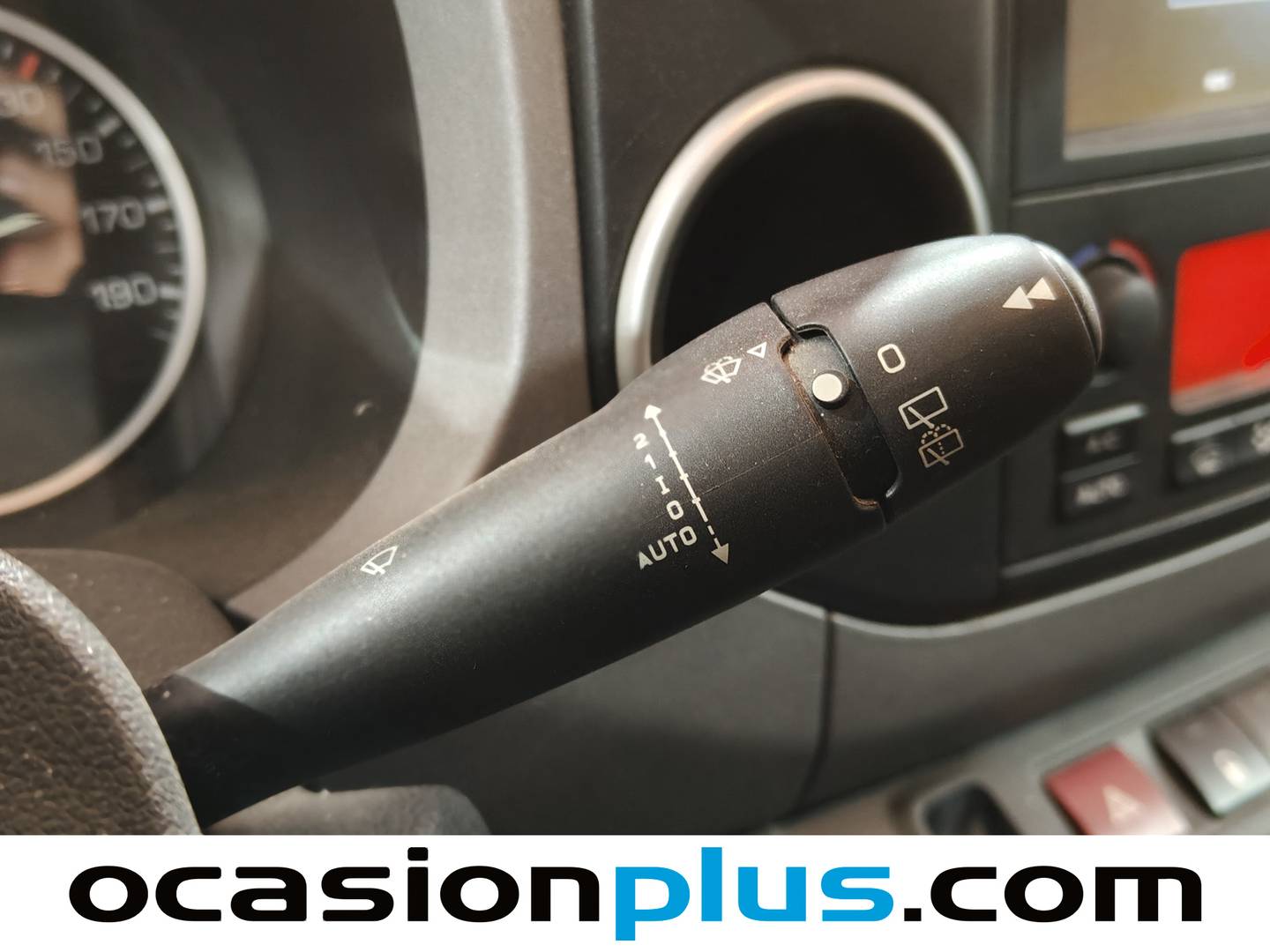 Foto Peugeot Partner Peugeot Partner Tepee BlueHDi 100 Adventure Edition (100 CV)