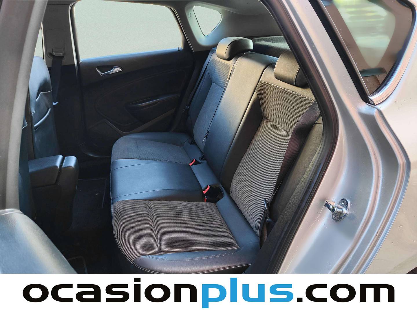 Foto asientos traseros Opel Astra Opel Astra 1.4 Turbo Excellence  (140 CV)