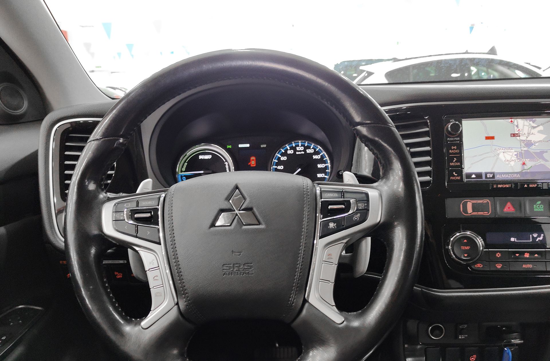 Mitsubishi Outlander 2.0 PHEV Kaiteki 4WD - foto 25