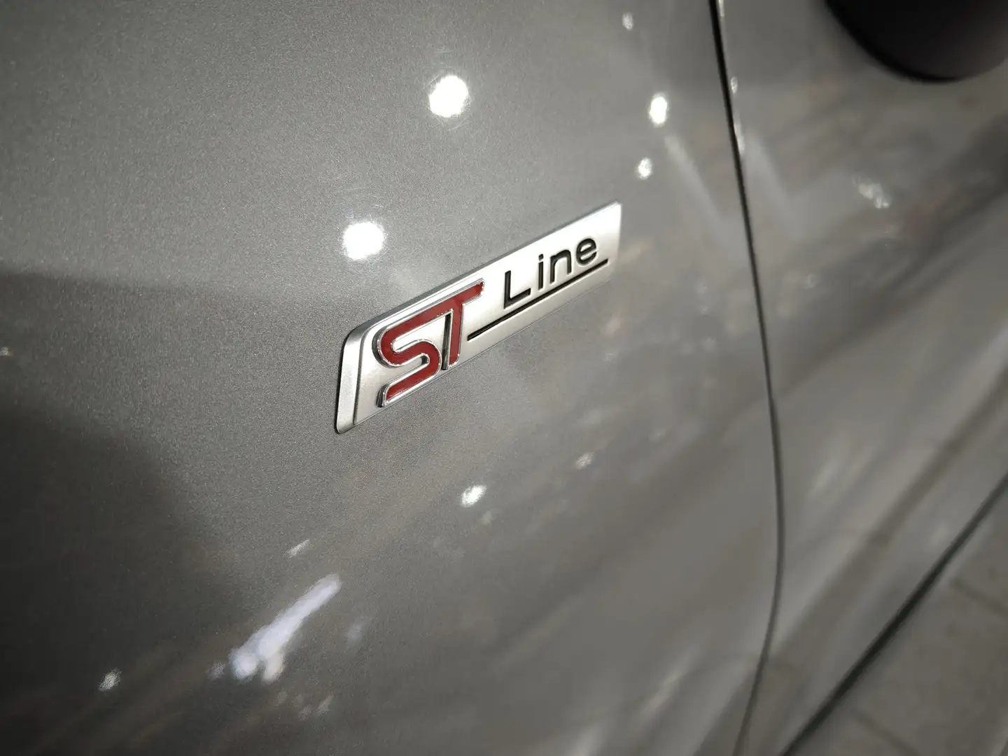 Foto Ford Puma Ford Puma 1.0 EcoBoost MHEV ST-Line X Auto (125 CV)