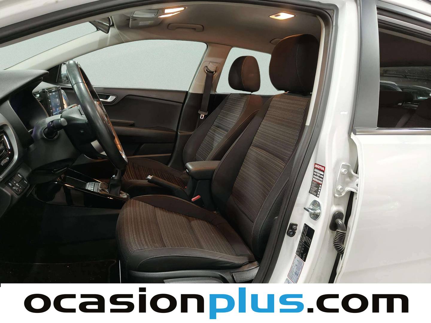 Foto asientos delanteros KIA Stonic KIA Stonic 1.0 T-GDi Drive (120 CV)