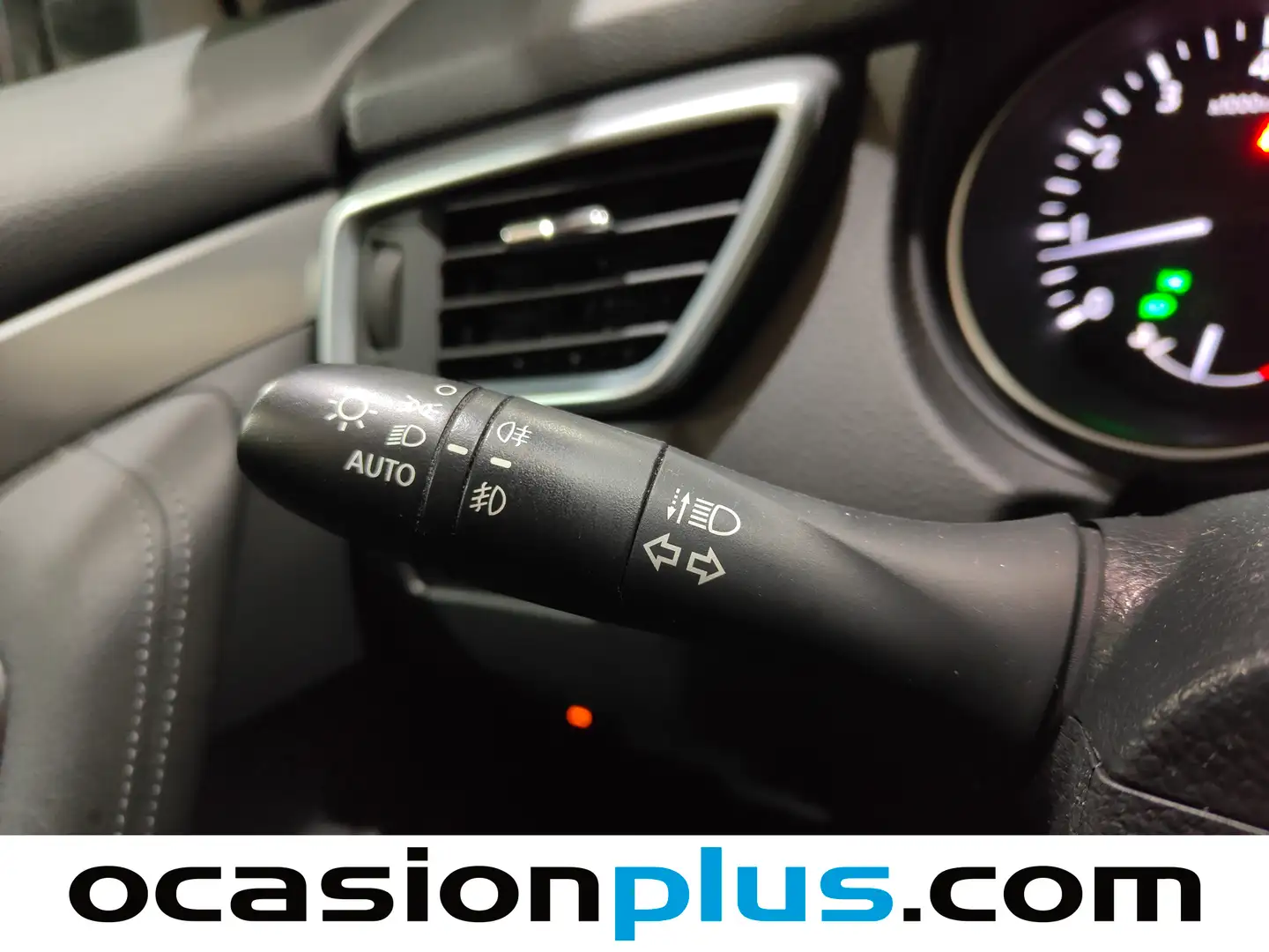 Foto Nissan QASHQAI Nissan Qashqai DIG-T 115 Tekna 4x2 Xtronic (115 CV)