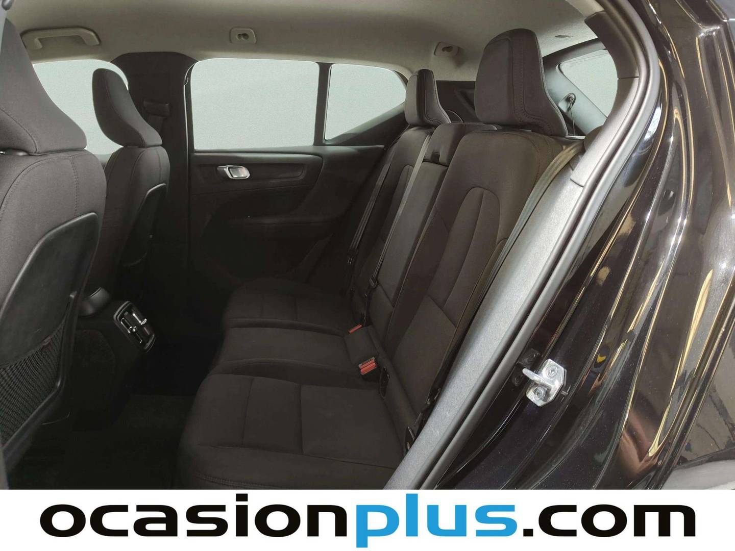 Foto asientos traseros Volvo XC40 Volvo XC40 B4 G Momentum Pro AWD Auto (197 CV)