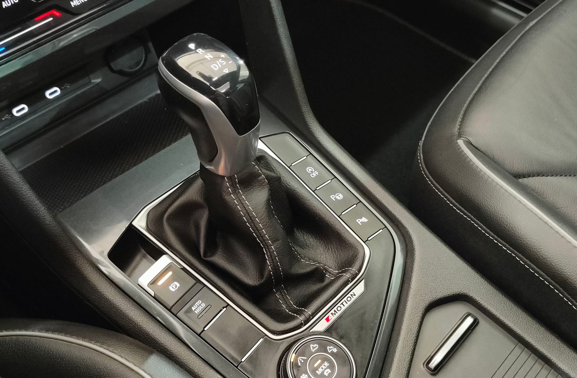 Volkswagen Tiguan R-Line 2.0 TDI 4Motion DSG - foto 5