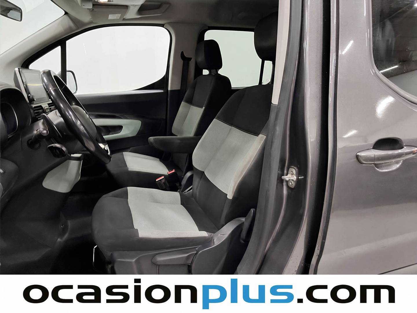 Foto asientos delanteros Citroën Berlingo Citroën Berlingo BlueHDi 130 S&S Talla XL Shine EAT8 (130 CV) 7 Plazas