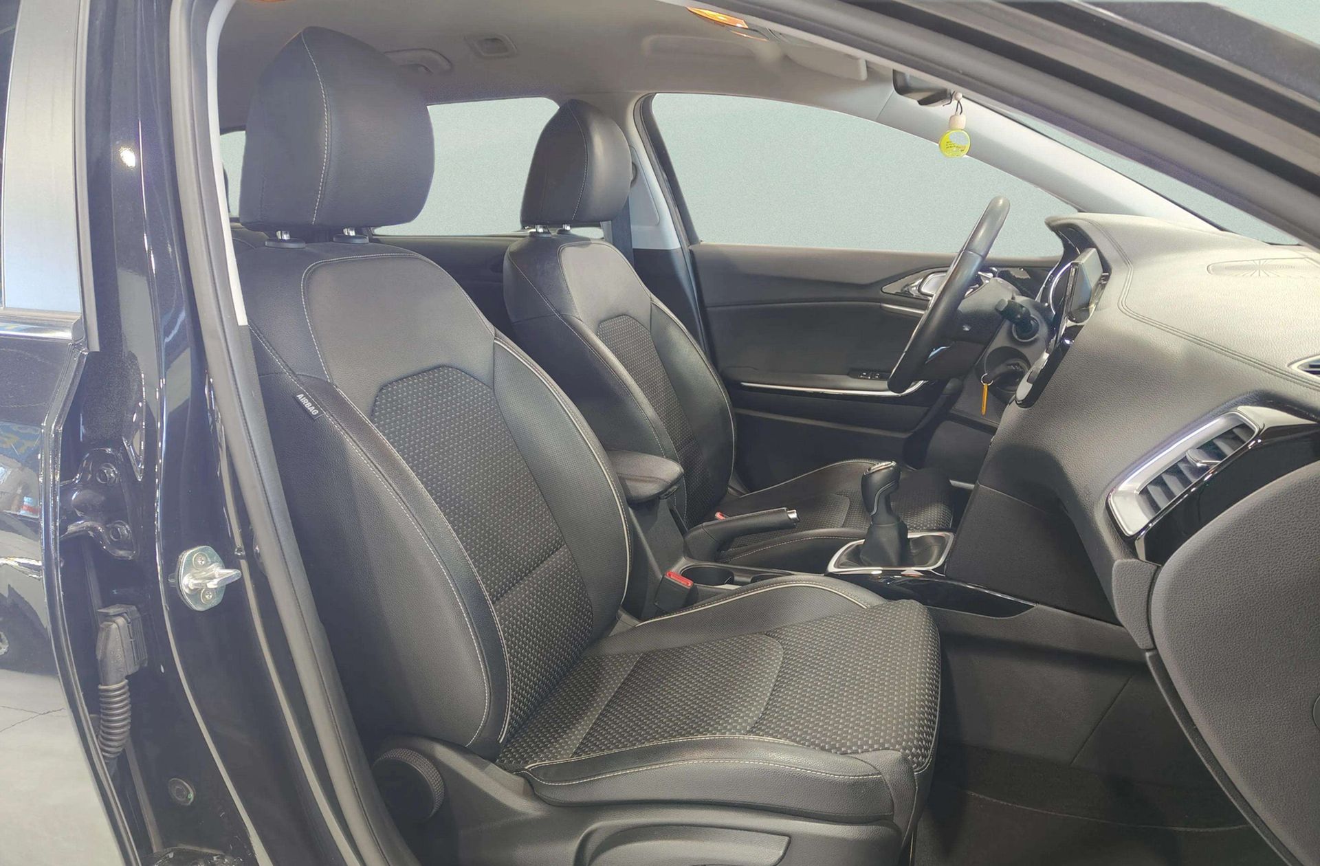 Kia Ceed 1.0 T-GDi Tech - foto 19