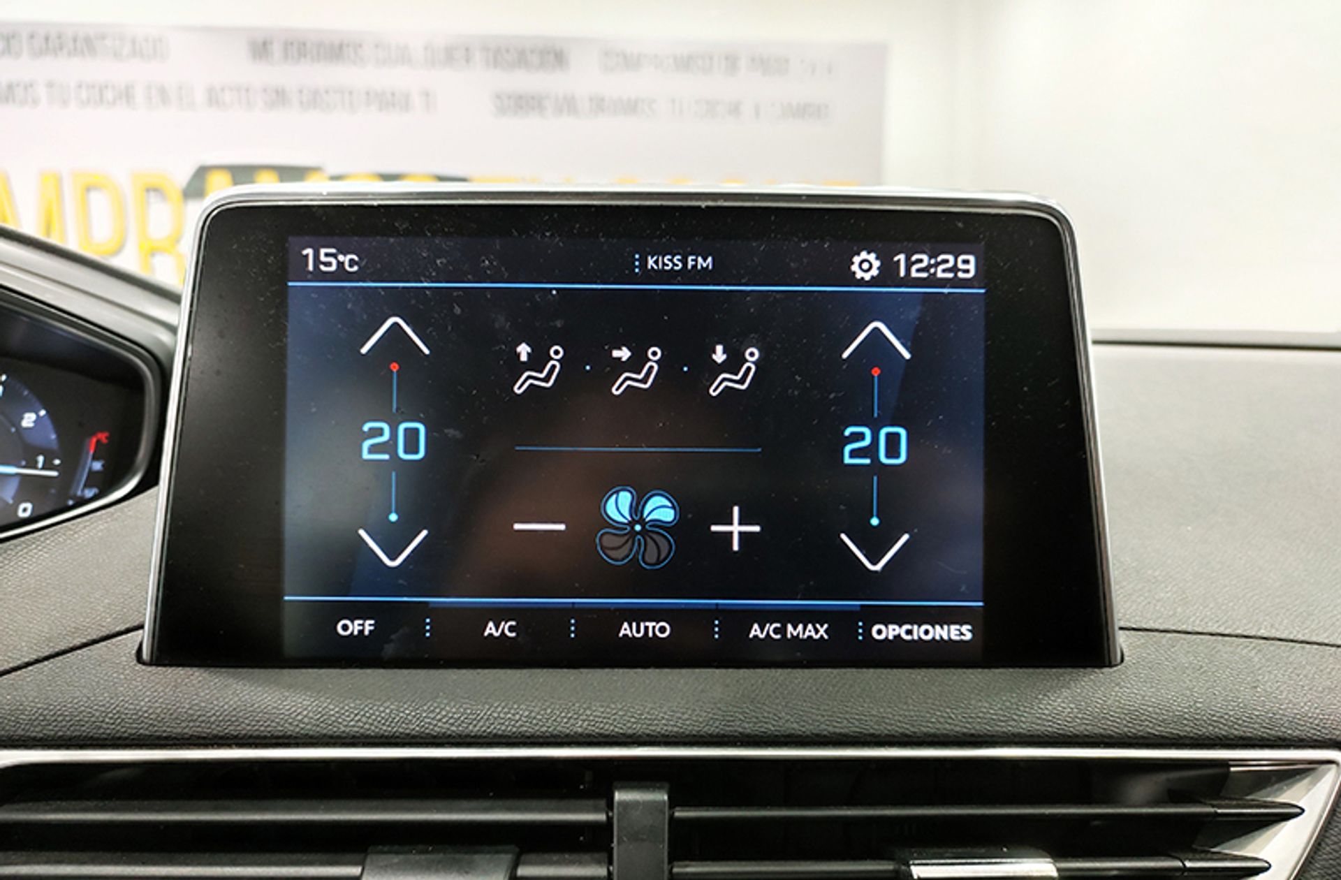Peugeot 3008 SUV PureTech 130 Active - foto 30
