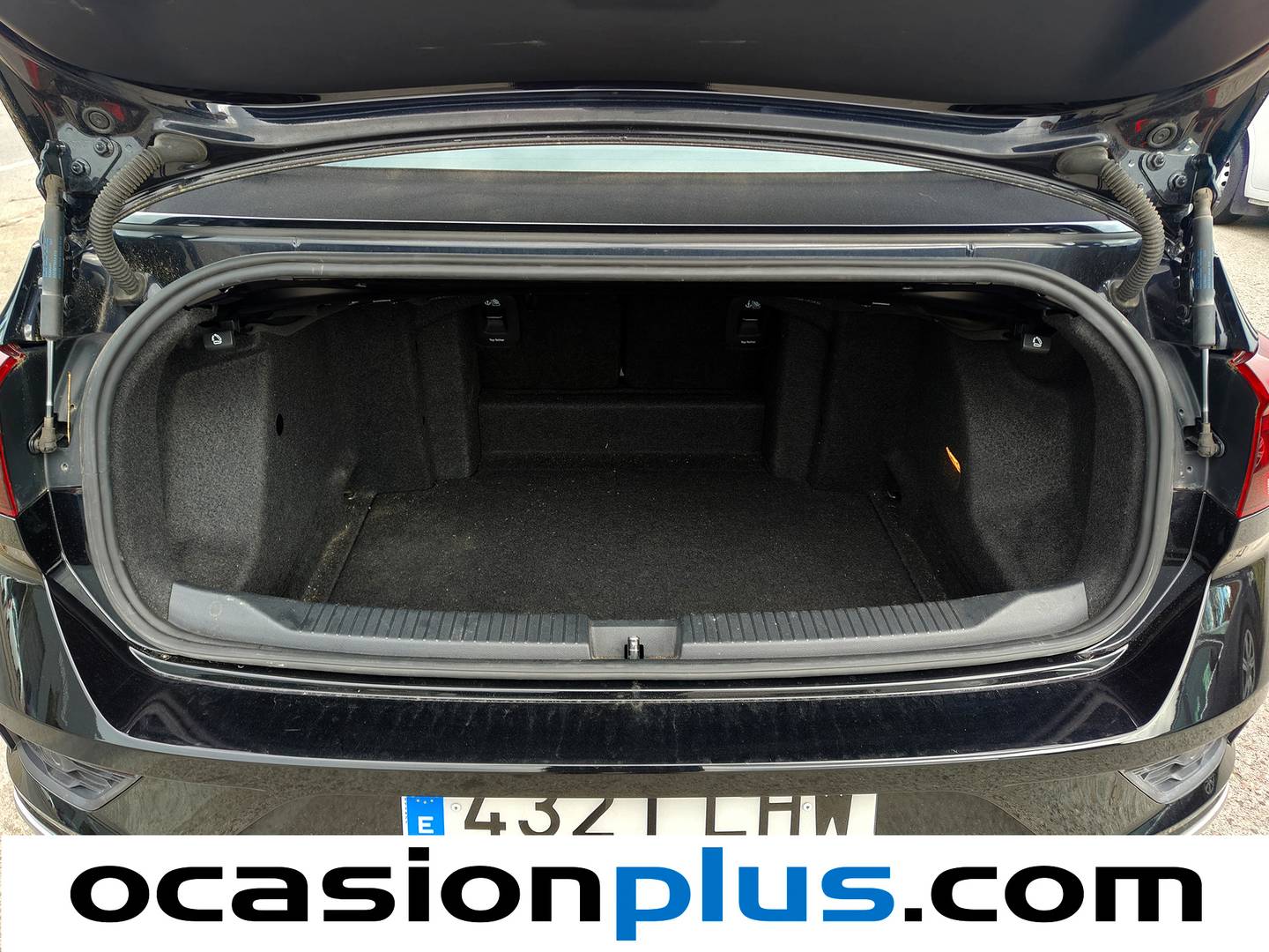 Foto Volkswagen T-Roc Volkswagen T-Roc Cabrio 1.5 TSI (150 CV) DSG Pack R-Line