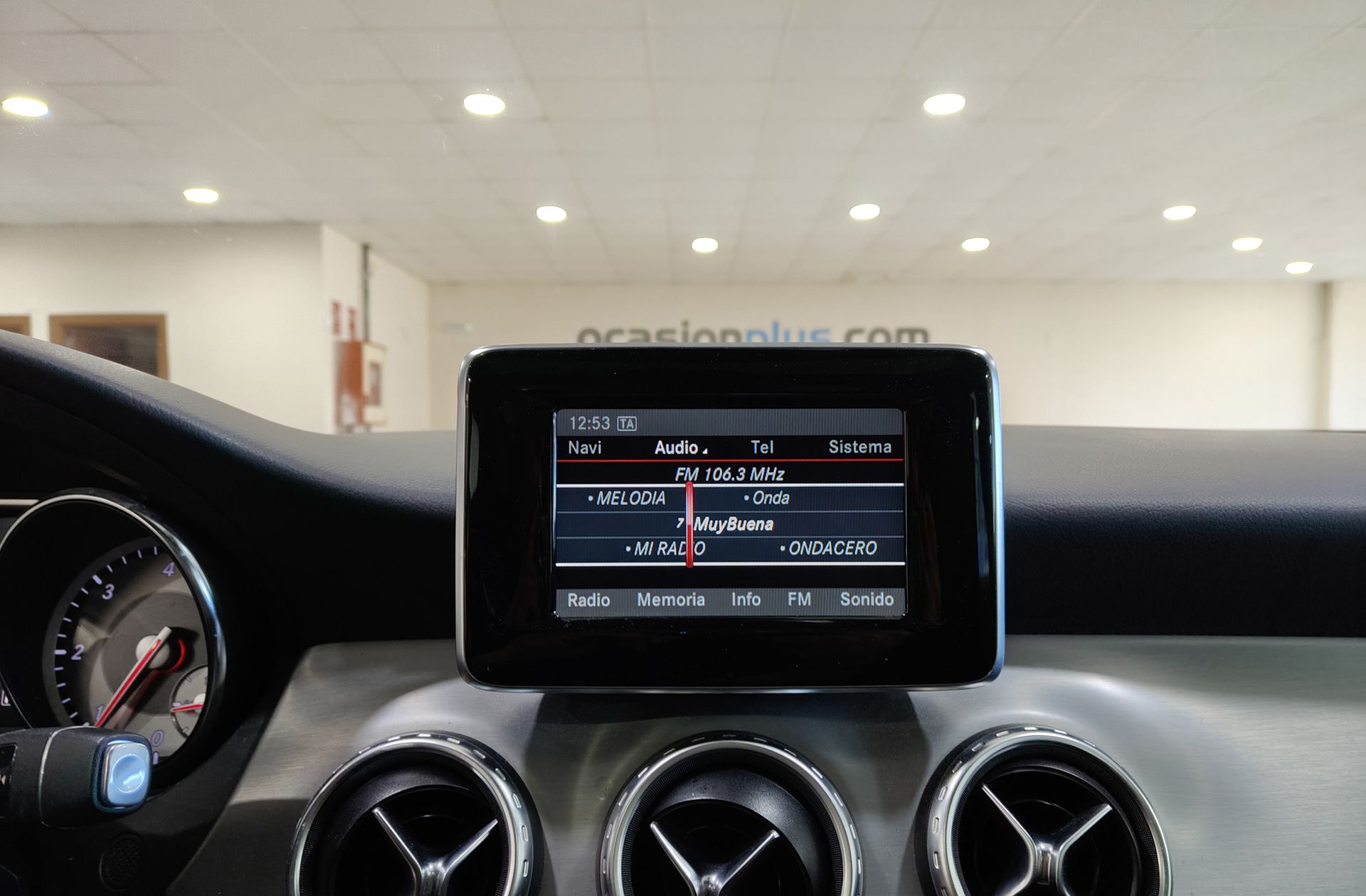Mercedes-Benz GLA 200 d AMG Line - foto 36