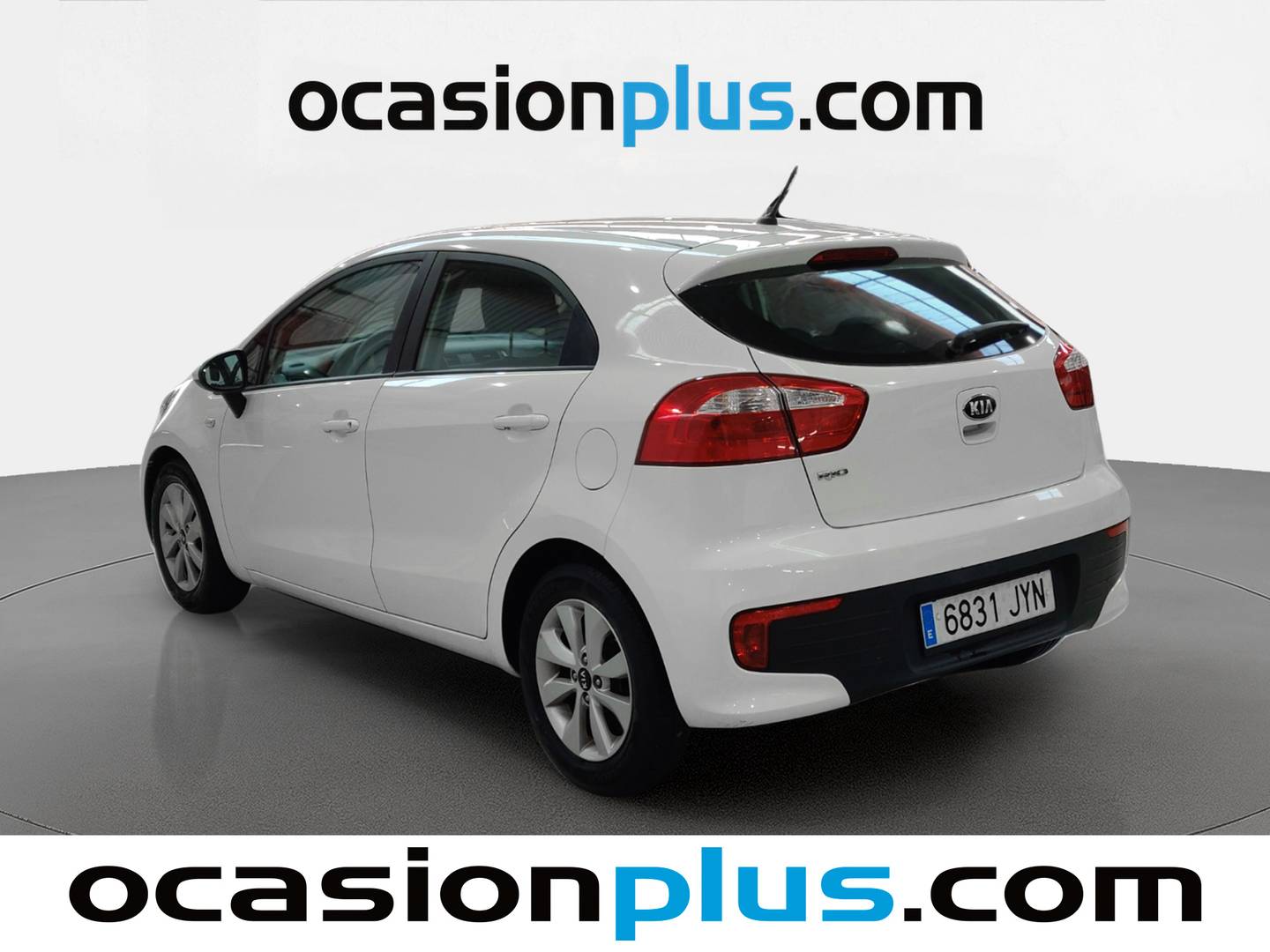 Foto trasera KIA Rio KIA Rio 1.2 CVVT Tech (84 CV) derecha