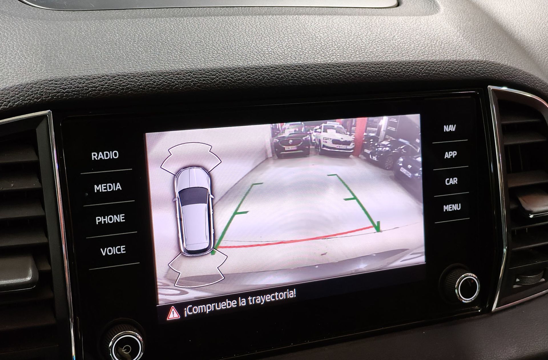 Škoda Karoq 1.5 TSI ACT Ambition DSG - foto 8