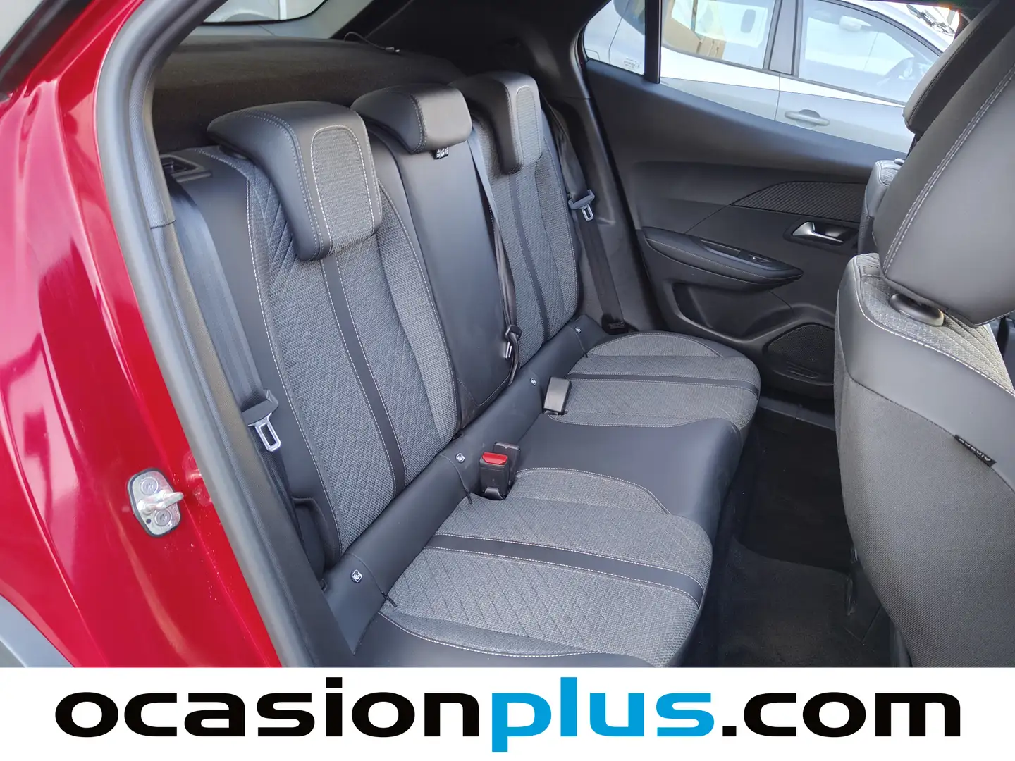 Foto Peugeot 2008 Peugeot 2008 Allure Hybrid eDCS6  (136 CV)