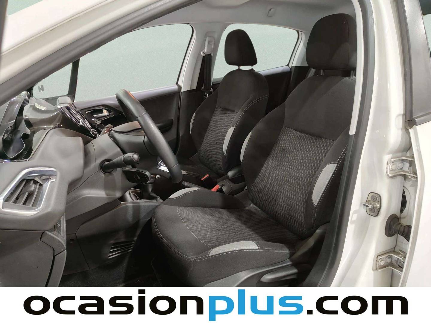 Foto asientos delanteros Peugeot 208 Peugeot 208 1.4 HDi Style (68 CV)