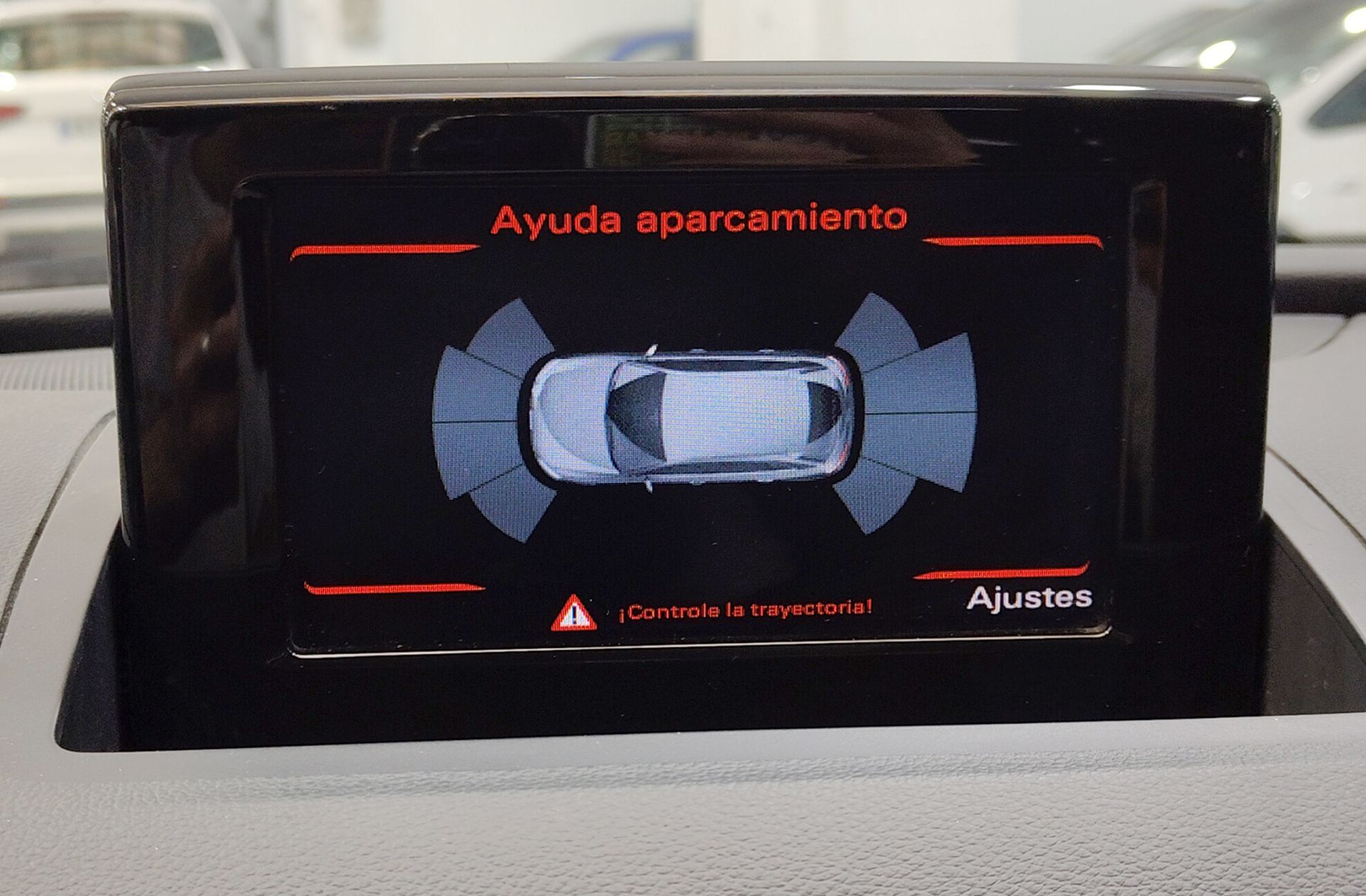 Audi Q3 design edition 2.0 TDI - foto 8