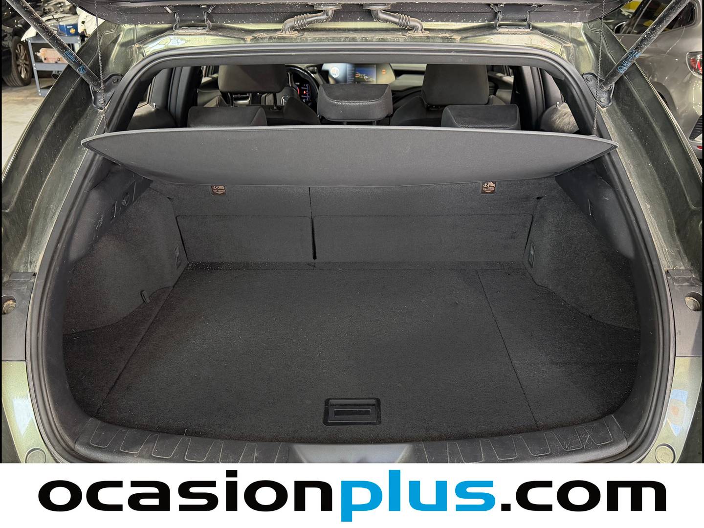 Fotos maletero Lexus UX Lexus UX 250h Business Navigation 2WD (184 CV)