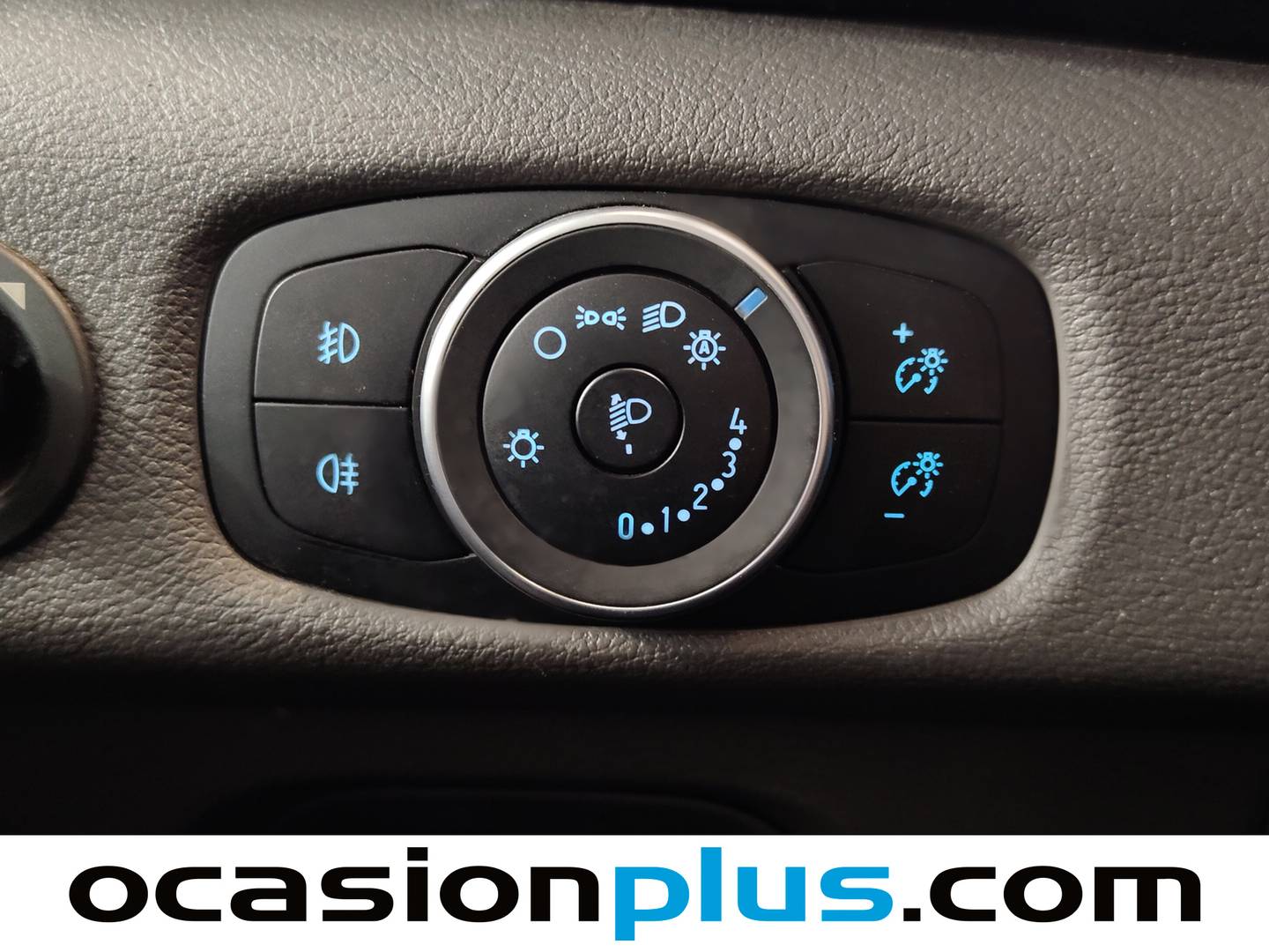 Equipamiento del Ford Transit Ford Transit Furgon 350 L3H2 Trend (130 CV)