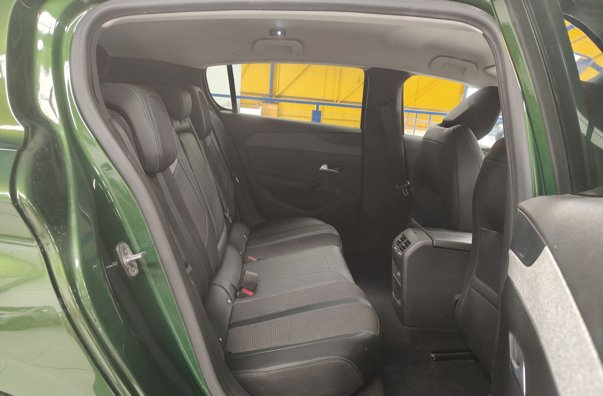 Peugeot 308 PureTech 130 Allure Pack EAT8 - foto 19