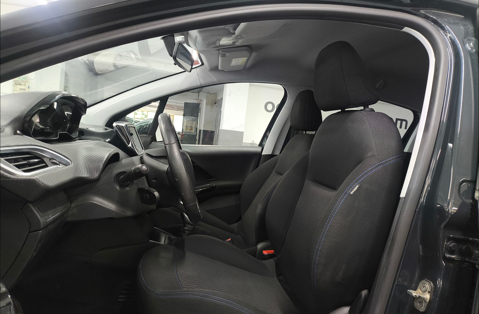 Peugeot 208 1.2 PureTech Style - foto 9
