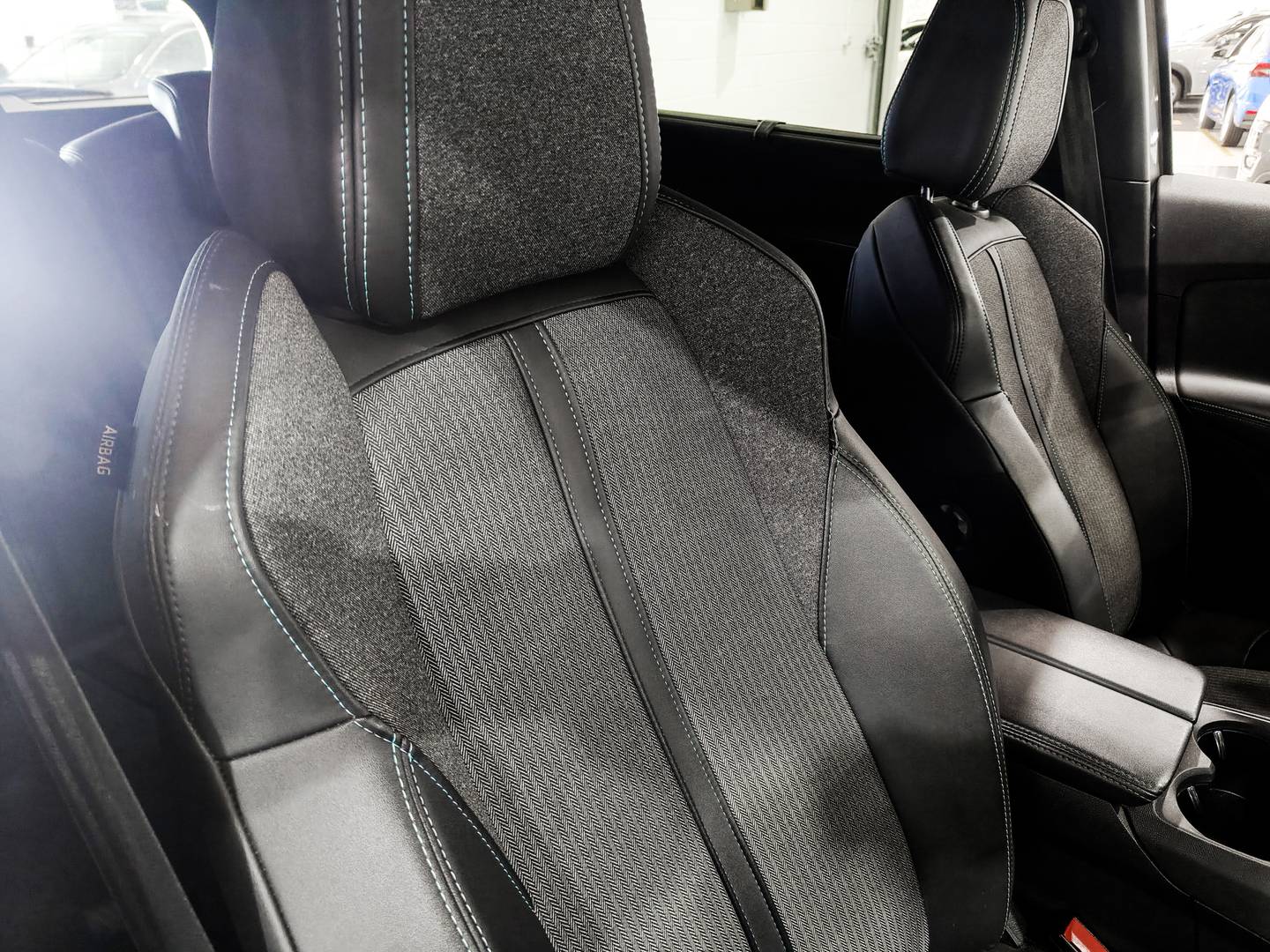 Foto Peugeot 5008 Peugeot 5008 PureTech 130 S&S Allure Pack EAT8 (130 CV) 7 Plazas