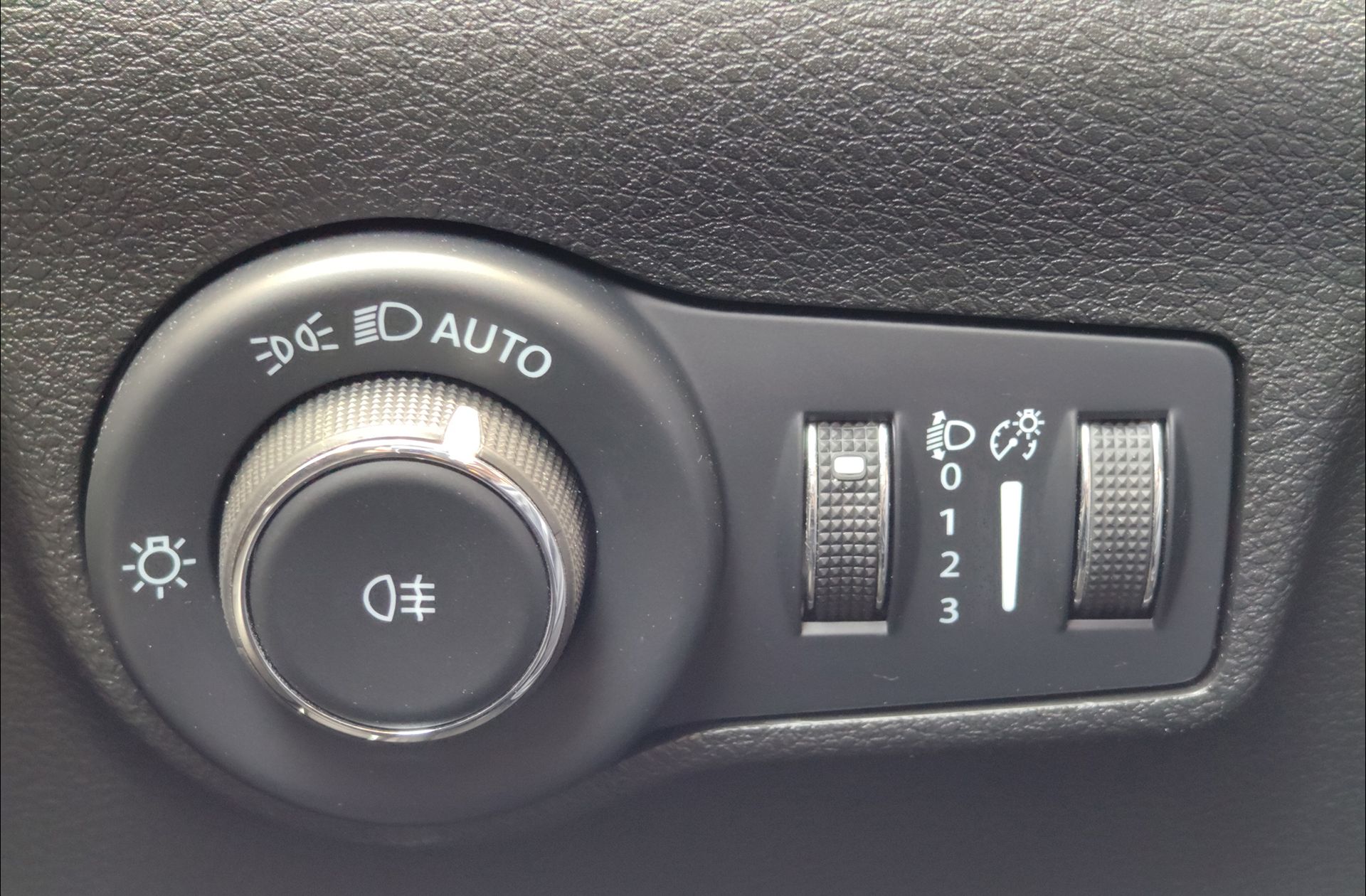 Jeep Compass 1.3 Gse Night Eagle FWD - foto 21