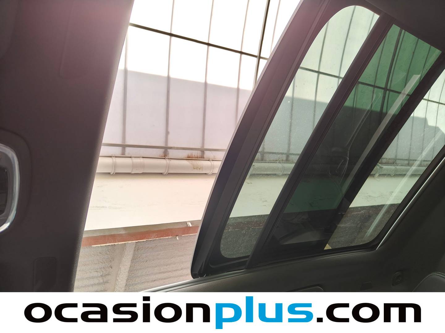 Extras y acabados del Volvo XC60 Volvo XC60 T8 R-Design AWD Auto (390 CV)