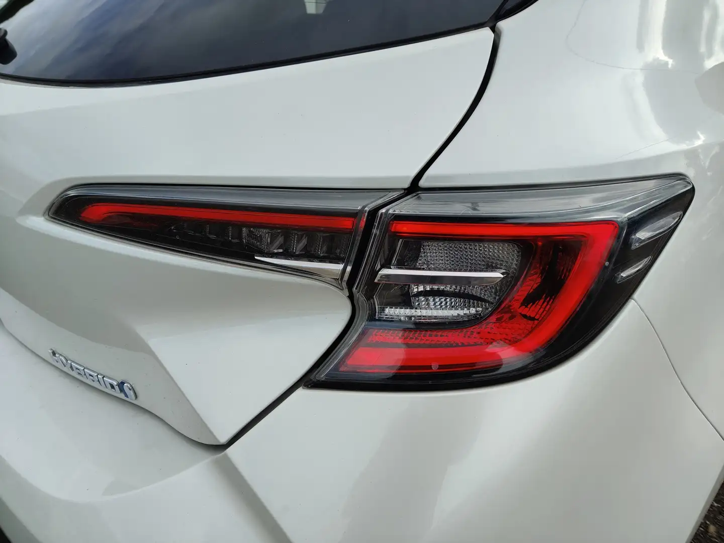 Foto Toyota Corolla Toyota Corolla 180H Advance E-CVT (180 CV)